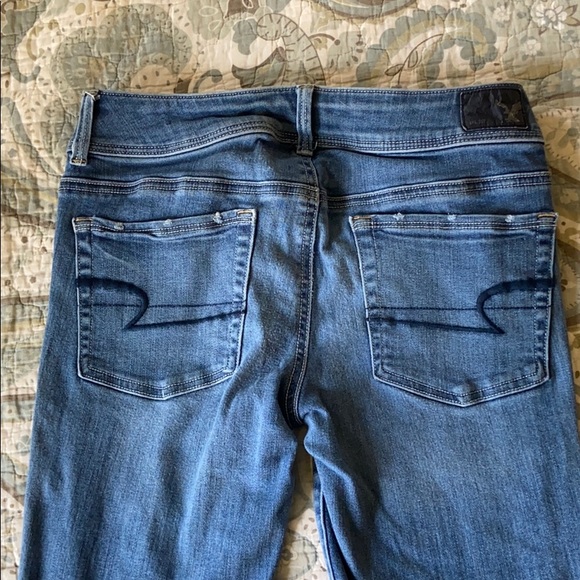 American Eagle women’s Jeans - Picture 2 of 5